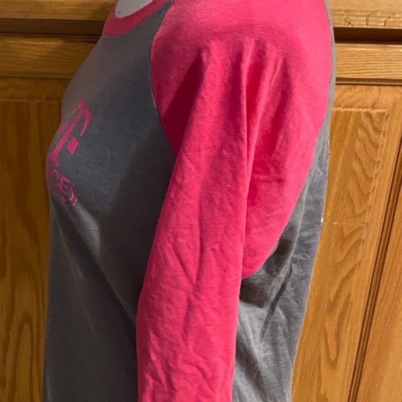 NWOT Elevate Women's Small T-Mobile T-Force Social Swag T-Shirt Gray / Pink Crew - Picture 11 of 11